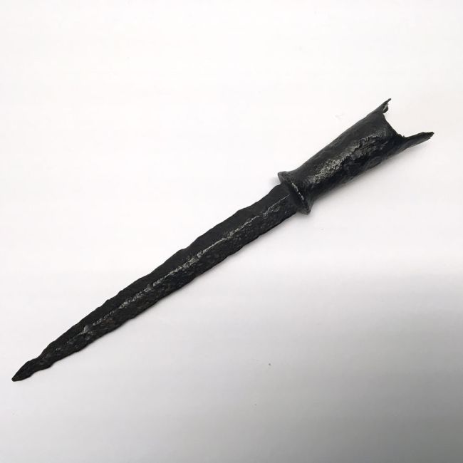 Panzerstecher-Dolch – Mitteleuropa, 12.–14. Jahrhundert