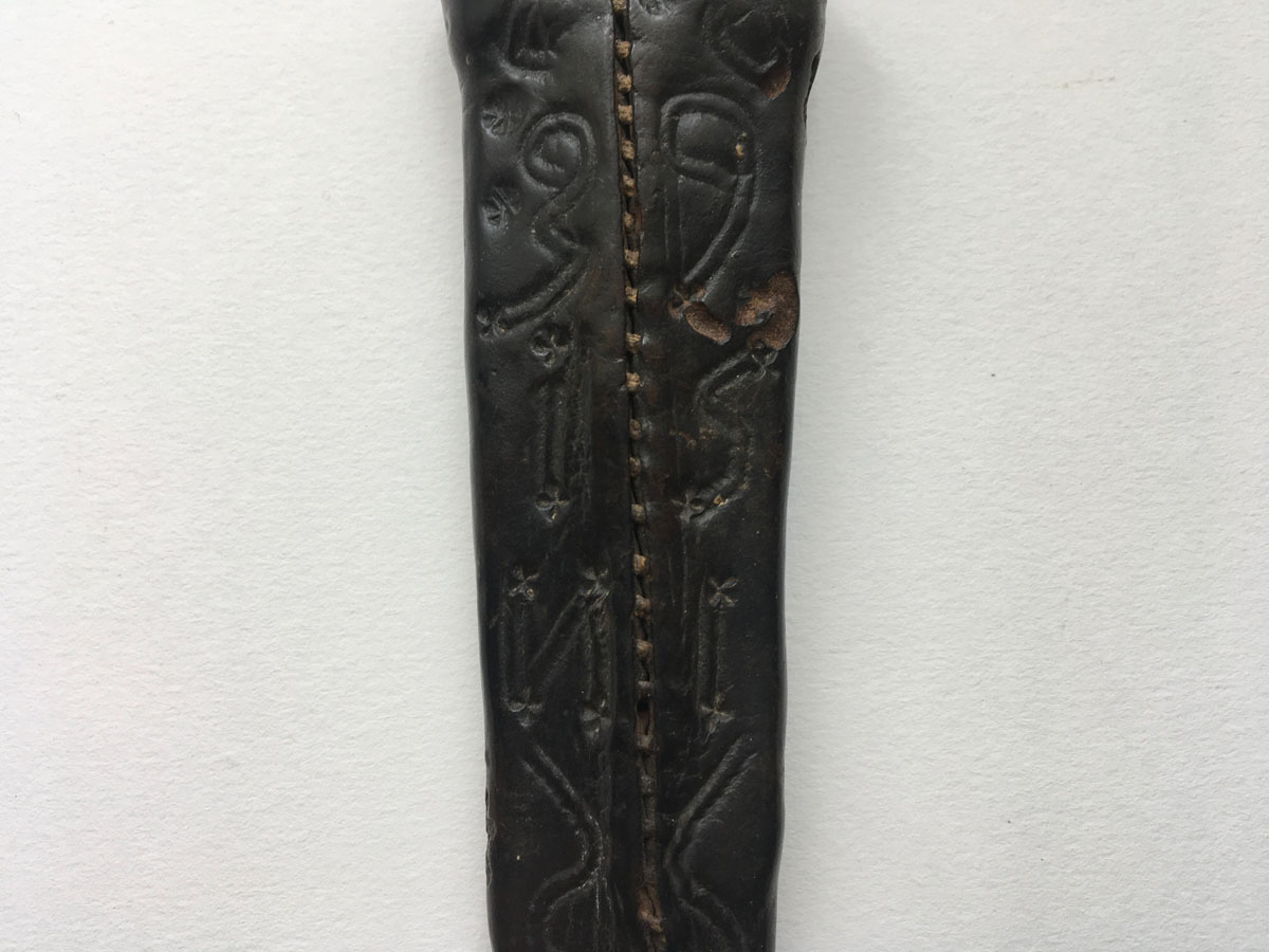 Antikes Jagdmesser / Dolch mit Lederscheide aus 1839, Südtirol, Biedermeier