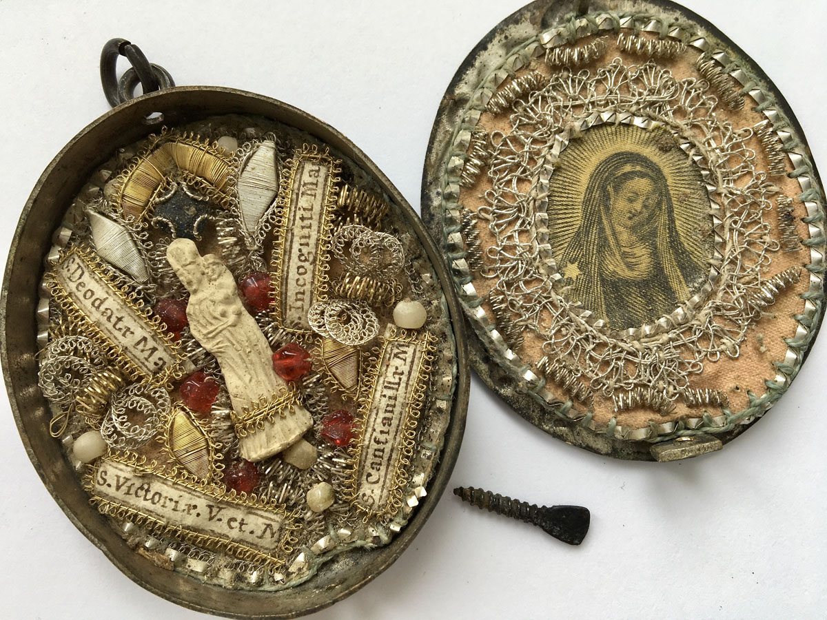 Reliquienkapsel MARIA mit 5 Reliquien - 18. Jahrhundert