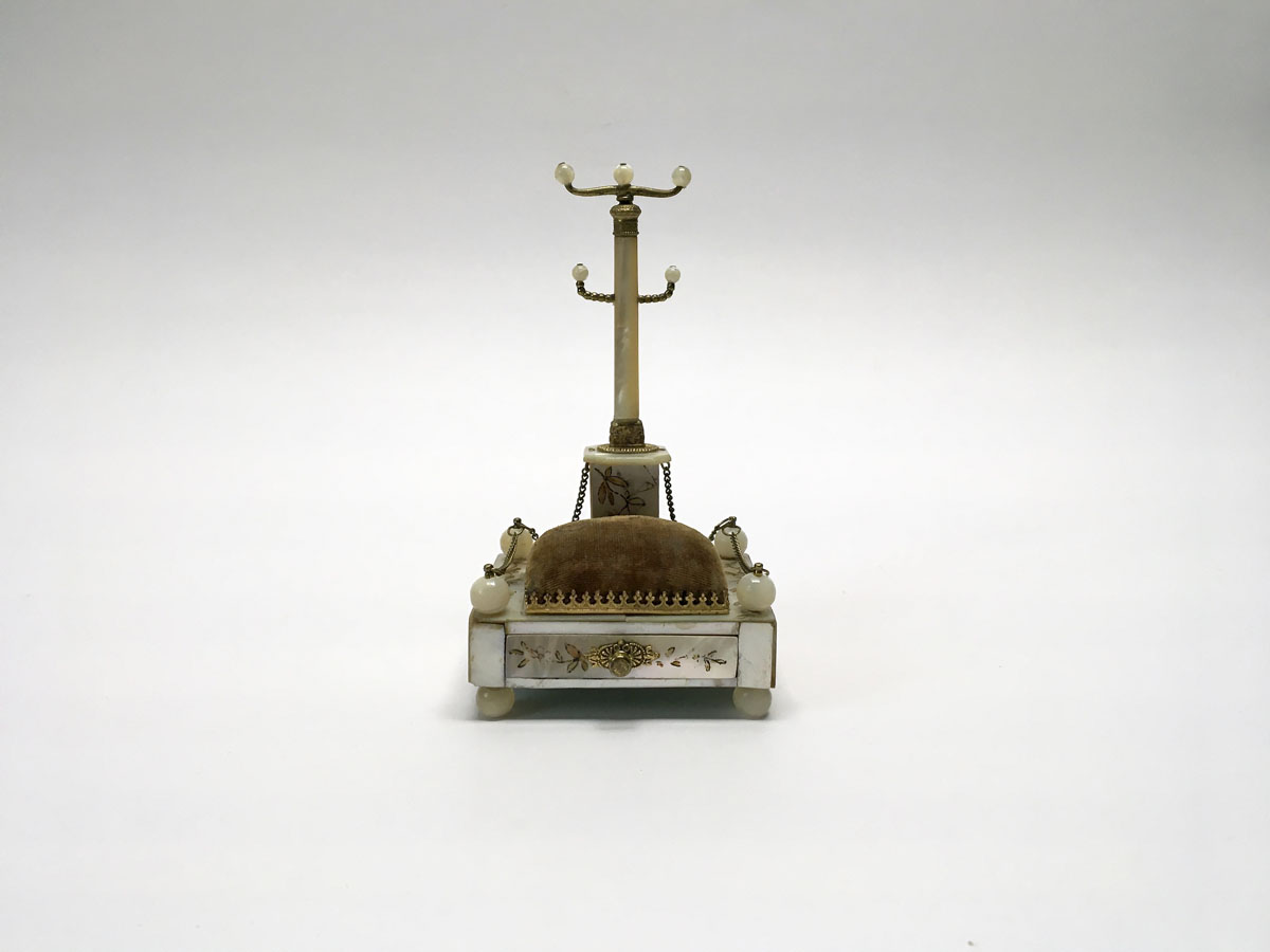 Schmuckständer – Nécessaire aus Perlmutt, 19. Jahrhundert