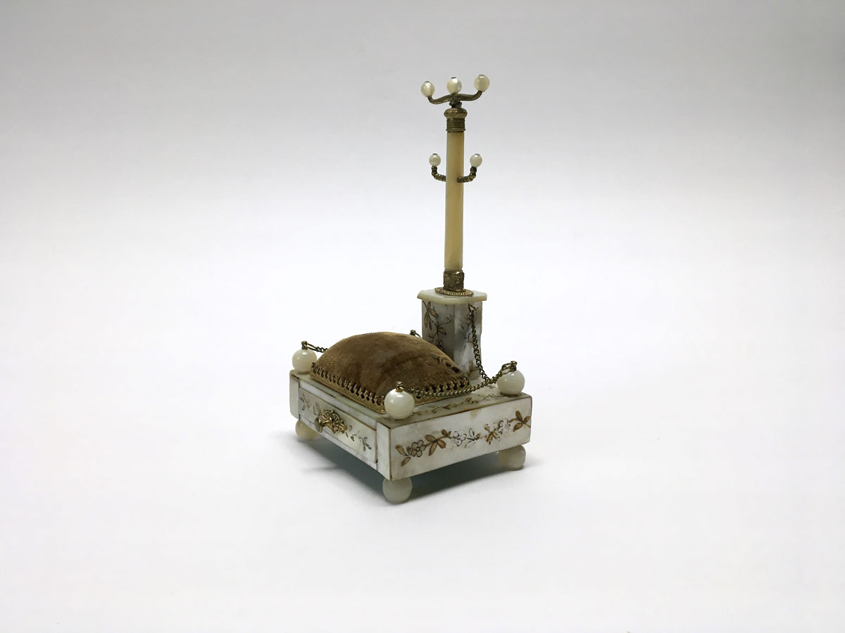 Schmuckständer – Nécessaire aus Perlmutt, 19. Jahrhundert