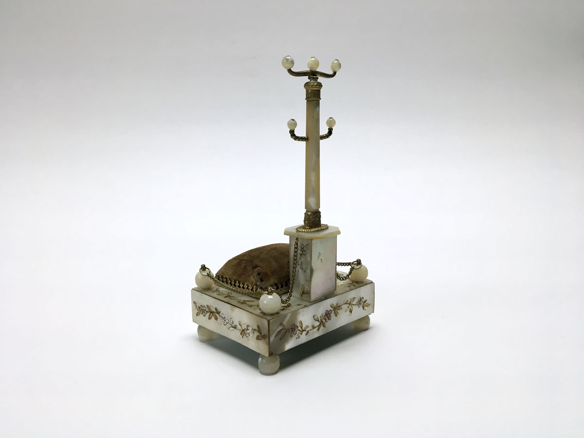 Schmuckständer – Nécessaire aus Perlmutt, 19. Jahrhundert