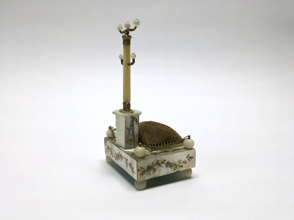 Schmuckständer – Nécessaire aus Perlmutt, 19. Jahrhundert