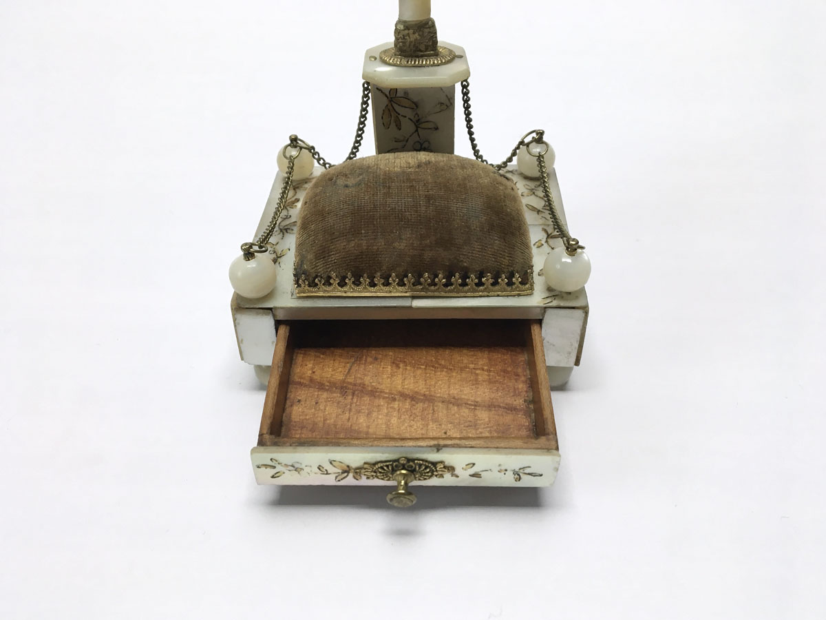 Schmuckständer – Nécessaire aus Perlmutt, 19. Jahrhundert